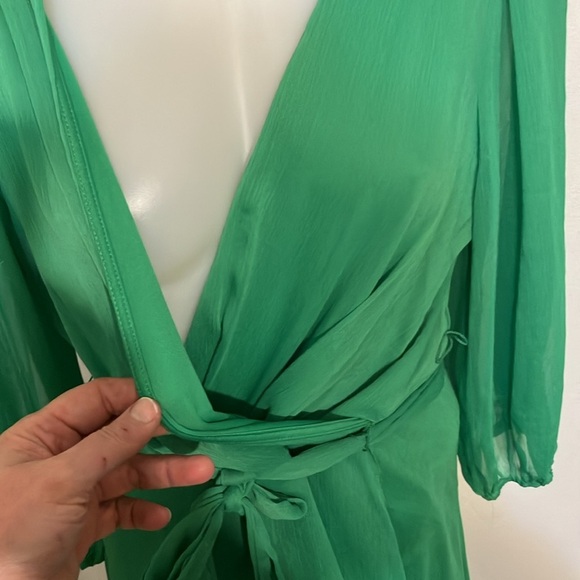 DKNY surplice bodice mock wrap dress with sheer sleeves 12 layered crepe - Picture 5 of 15